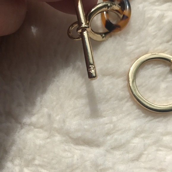 Lauren Ralph Lauren Tortoise Link Toggle Bracelet - Picture 6 of 6